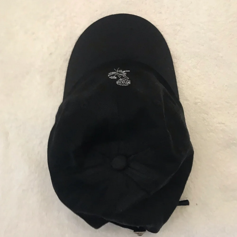 Women's Adjustable Black & White Flower Cap